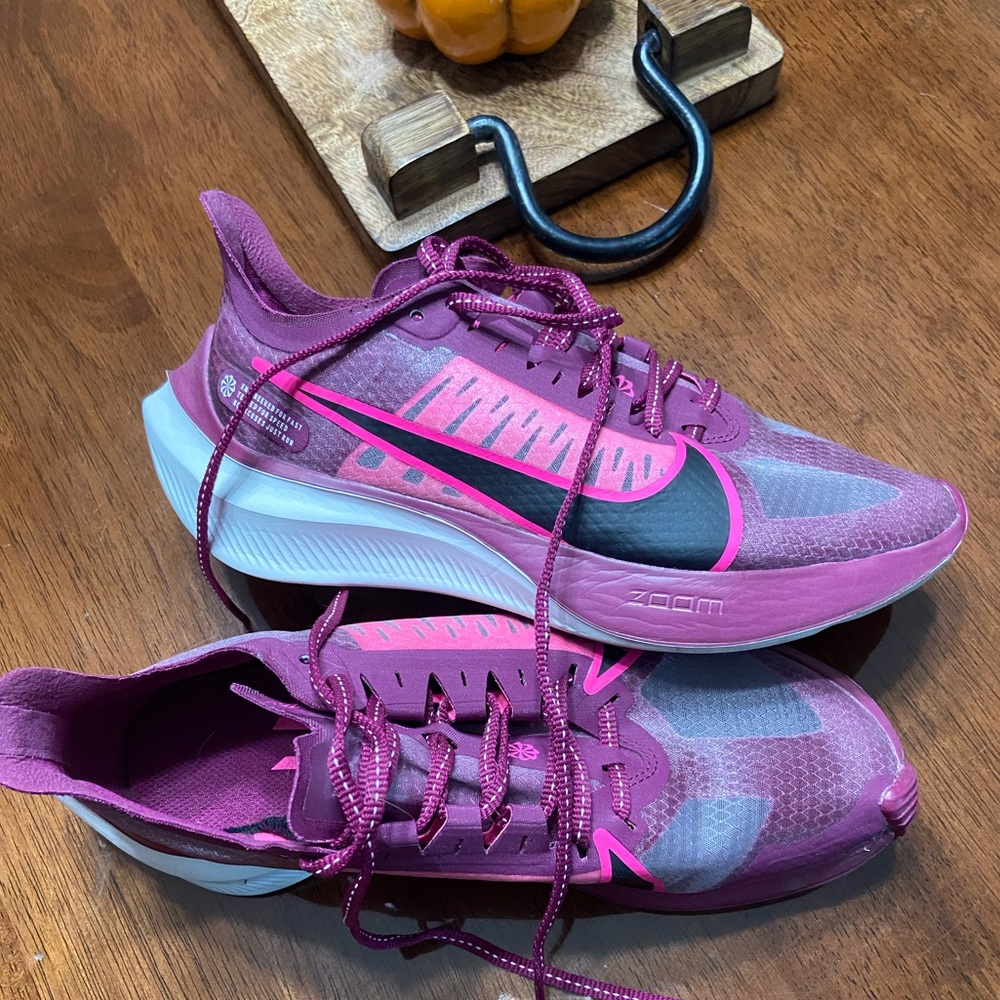 Nike Zoom Gravity shoes.